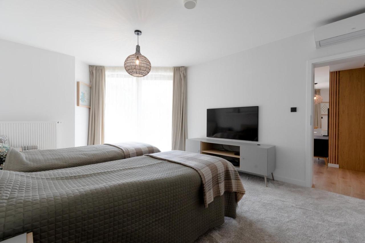 Apartament Pinea De Lux By Major Domus Поберово Екстериор снимка